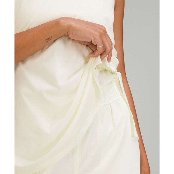 Pre-Loved Lululemon Tank-And-Short Romper 3" Lemon Sorbet Size 0 - Picture 4 of 5